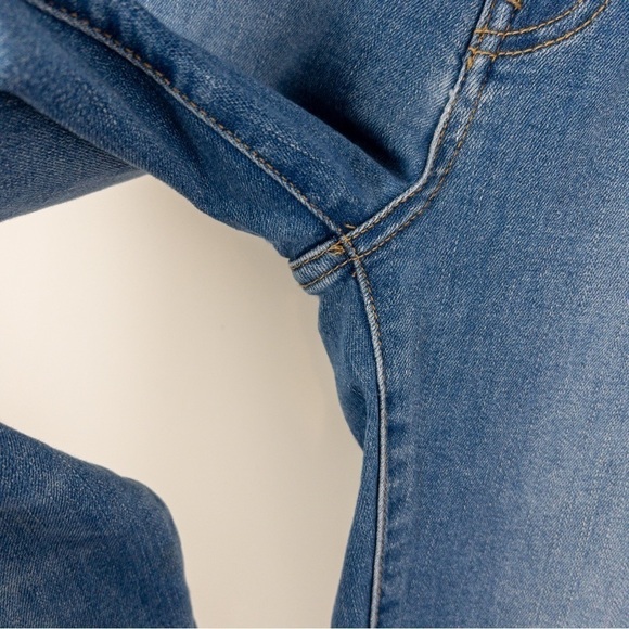 Urban Outfitters BDG Womens Size 26 Twig High Rise Skinny Jeans Light Wash Blue - Picture 3 of 12